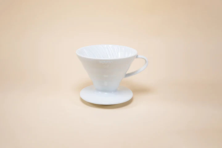 Hario V60 Ceramic Coffee Dripper 02 en Colores Clásicos